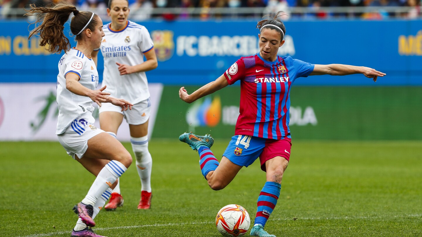 Alors que le sexisme dans le football espagnol est scruté de près, les joueuses font grève pour obtenir des salaires plus élevés en championnat.