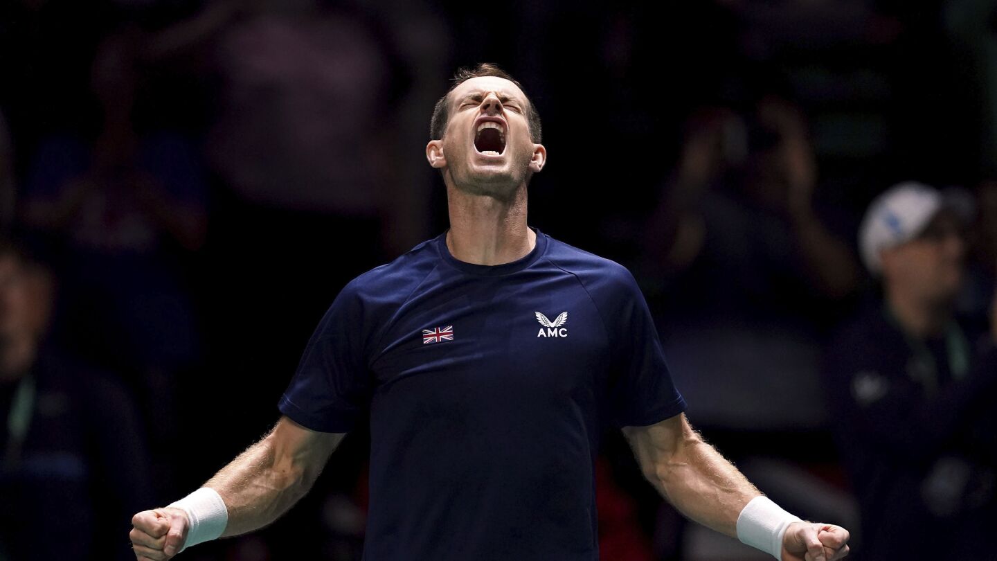 Andy Murray pleure et dédie la victoire du match de Coupe Davis à sa grand-mère après avoir raté ses funérailles