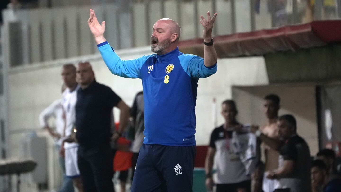 Avant le match de football historique entre l'Écosse et l'Angleterre, les deux cherchent à recruter l'espoir de Newcastle, Anderson.