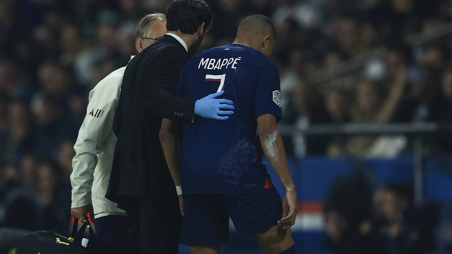 Le PSG bat son rival acharné Marseille 4-0 mais voit Mbappé boiter.  Lens gagne enfin