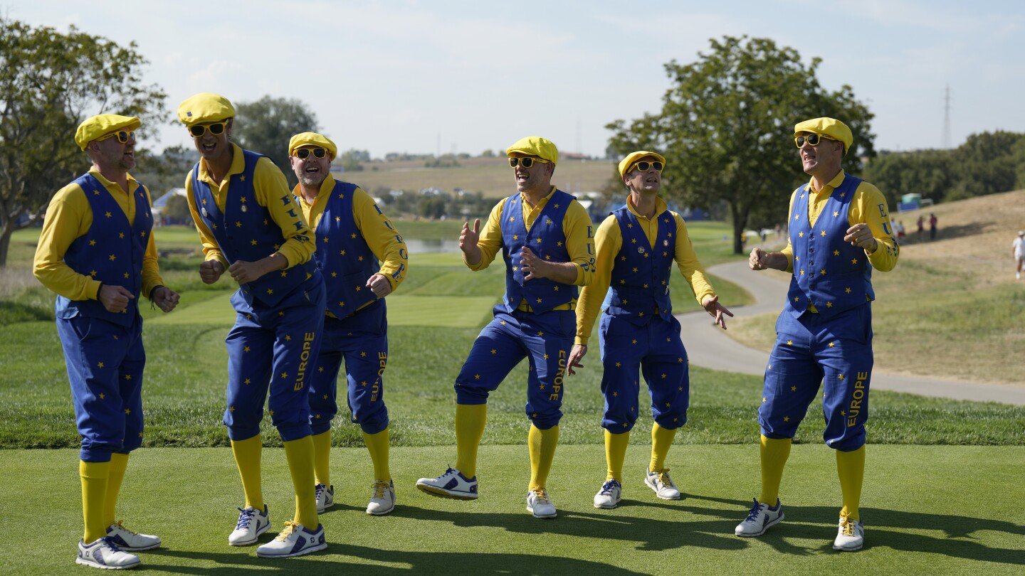 Les super fans de la Ryder Cup font une sérénade aux stars du golf avec des chansons alors qu'une nouvelle rivalité entre l'Europe et les États-Unis se forme hors des cordes