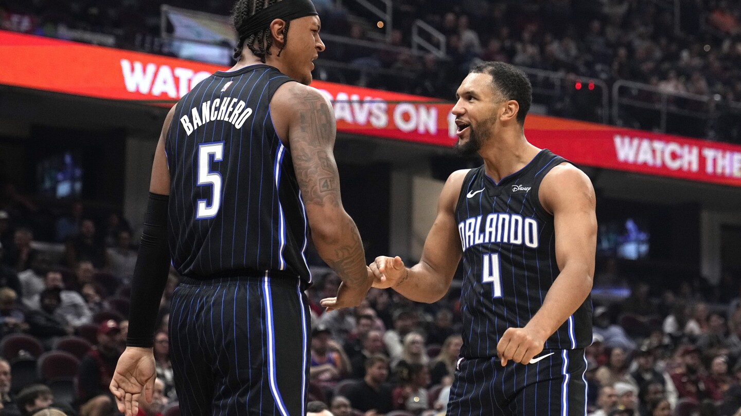 Avec des tonnes de jeunes et presque tout le monde de retour, Magic envisage les séries éliminatoires de la NBA