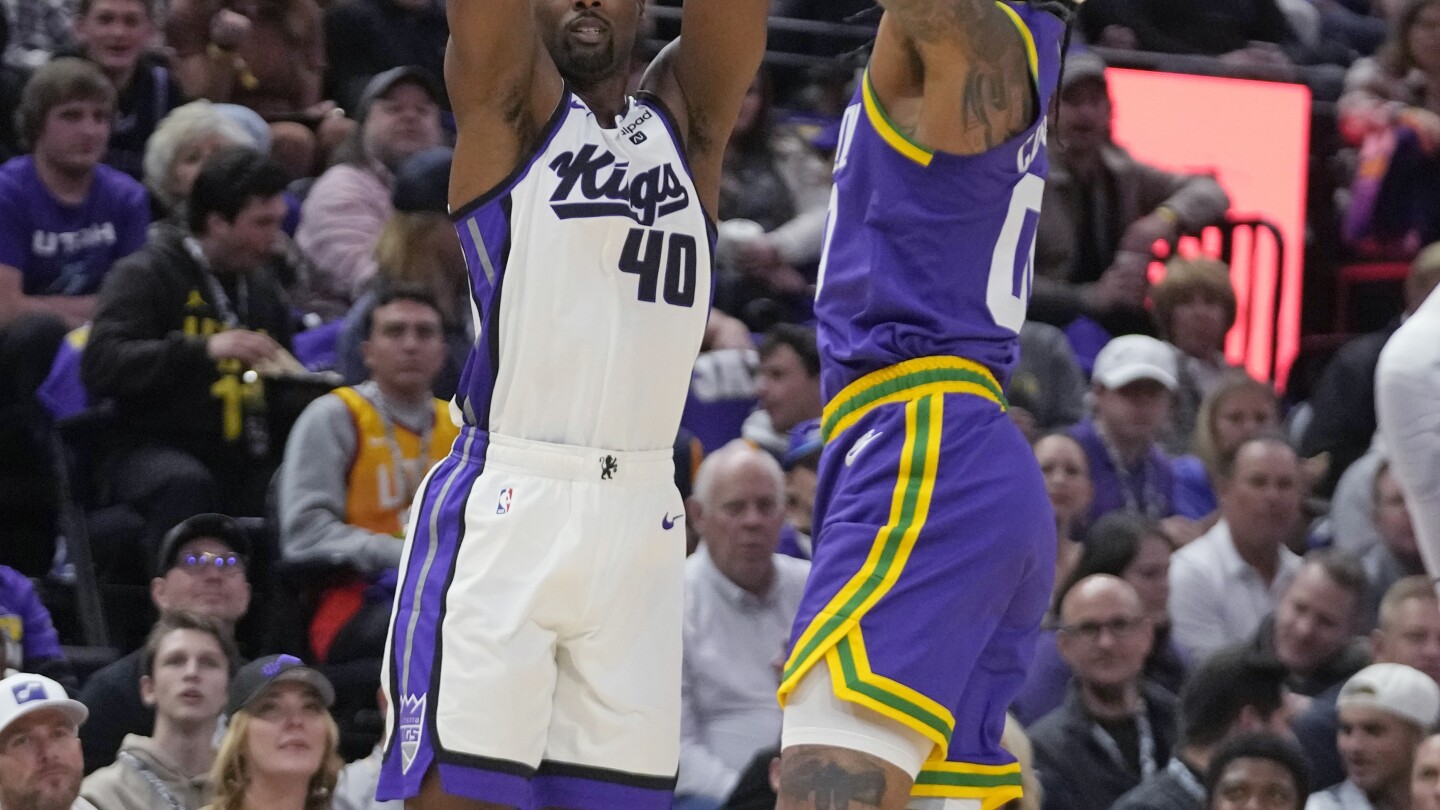 Harrison Barnes marque 33 points et propulse les Kings devant Jazz 130-114 lors du premier match de la saison