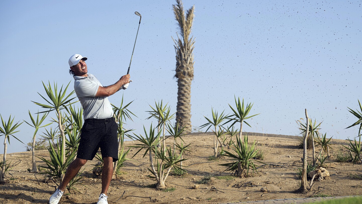 Koepka tire un 62 et prend une avance de 3 coups dans sa défense du titre LIV Golf