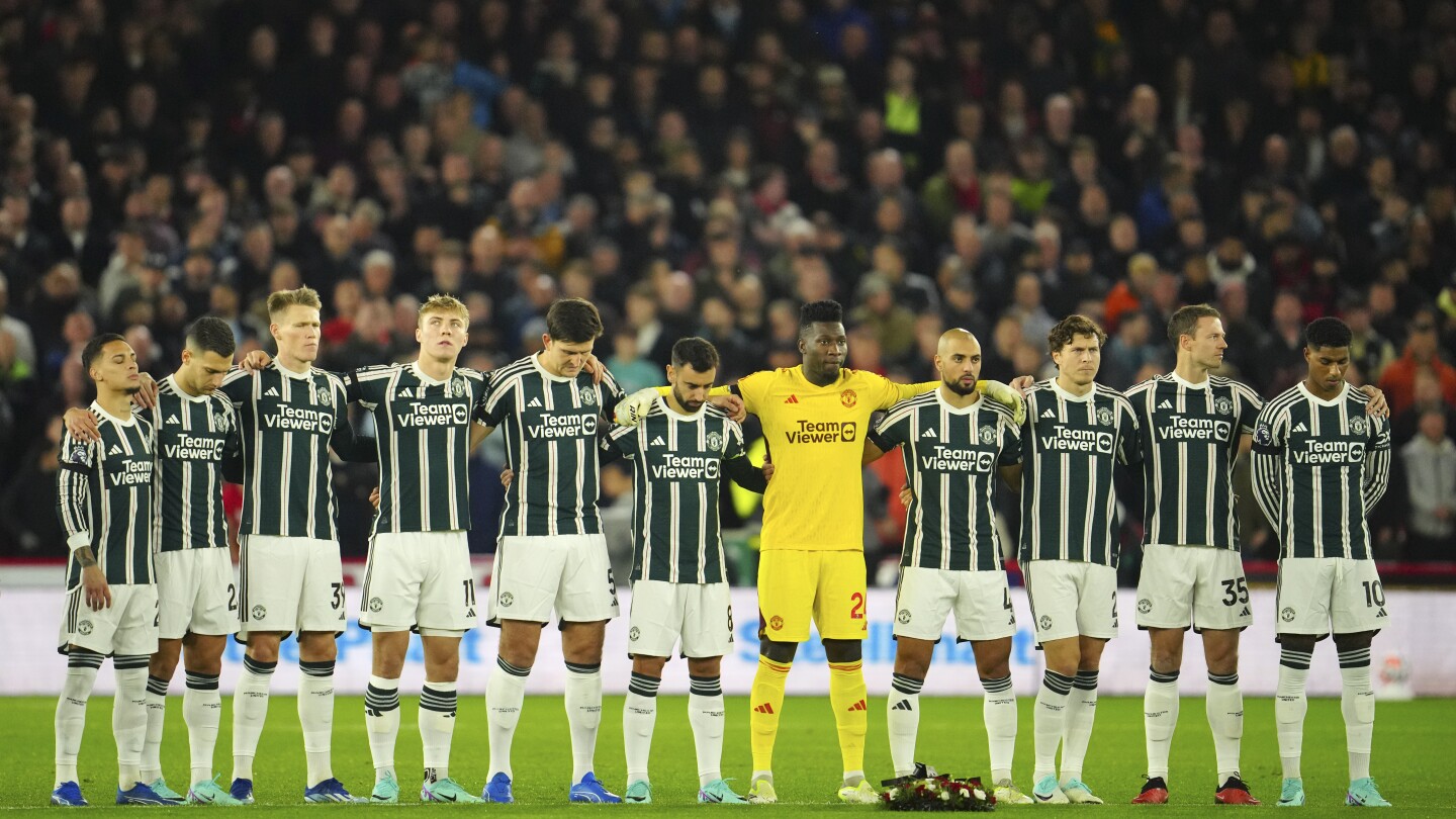 La Ligue des champions reprend mardi à Manchester United en deuil du grand footballeur Bobby Charlton