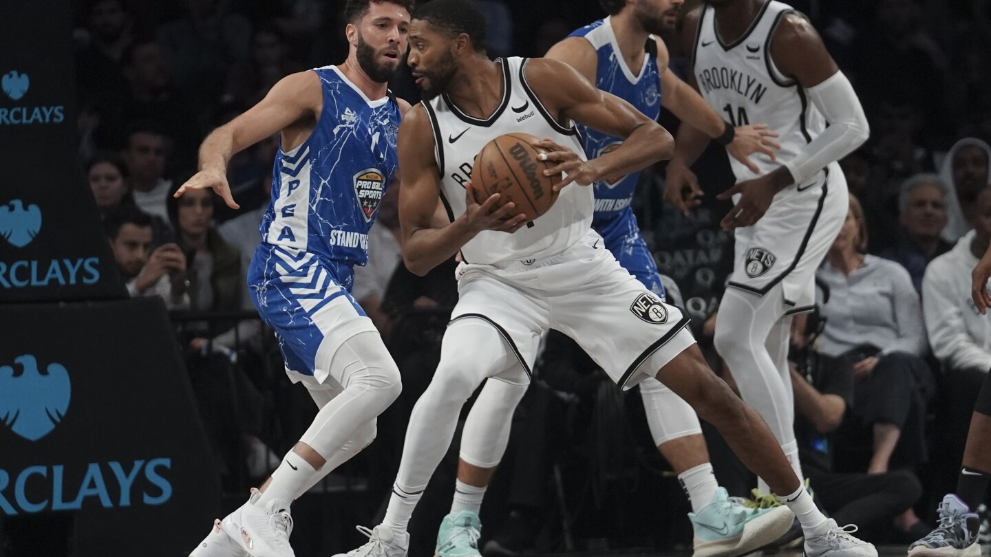 Mikal Bridges marque 23 points, les Nets battent le Maccabi Ra'anana d'Israël 135-103