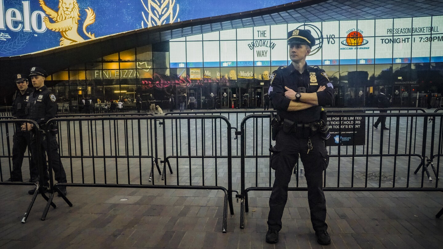 Une équipe israélienne entame une tournée contre des équipes de la NBA, convaincue que les matchs apportent de l'espoir pendant une guerre intérieure