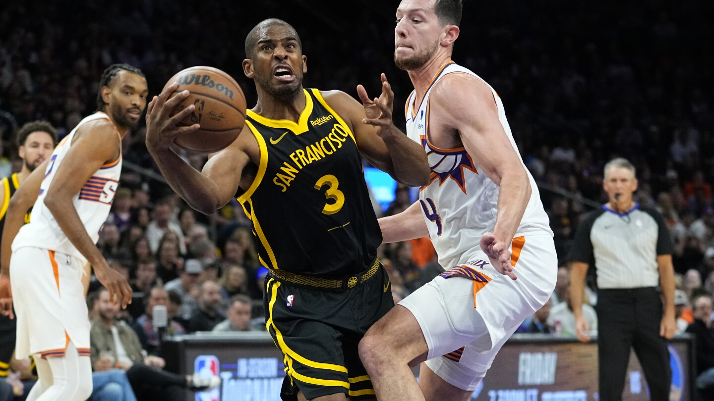 Chris Paul expulsé en retour à Phoenix, ajoute à une querelle de longue date avec l'arbitre Scott Foster
