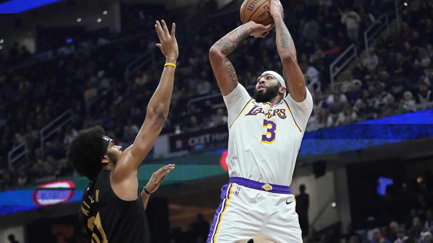 Davis marque 32 points, un sommet de la saison lors de la victoire 121-115 des Lakers contre les Cavaliers