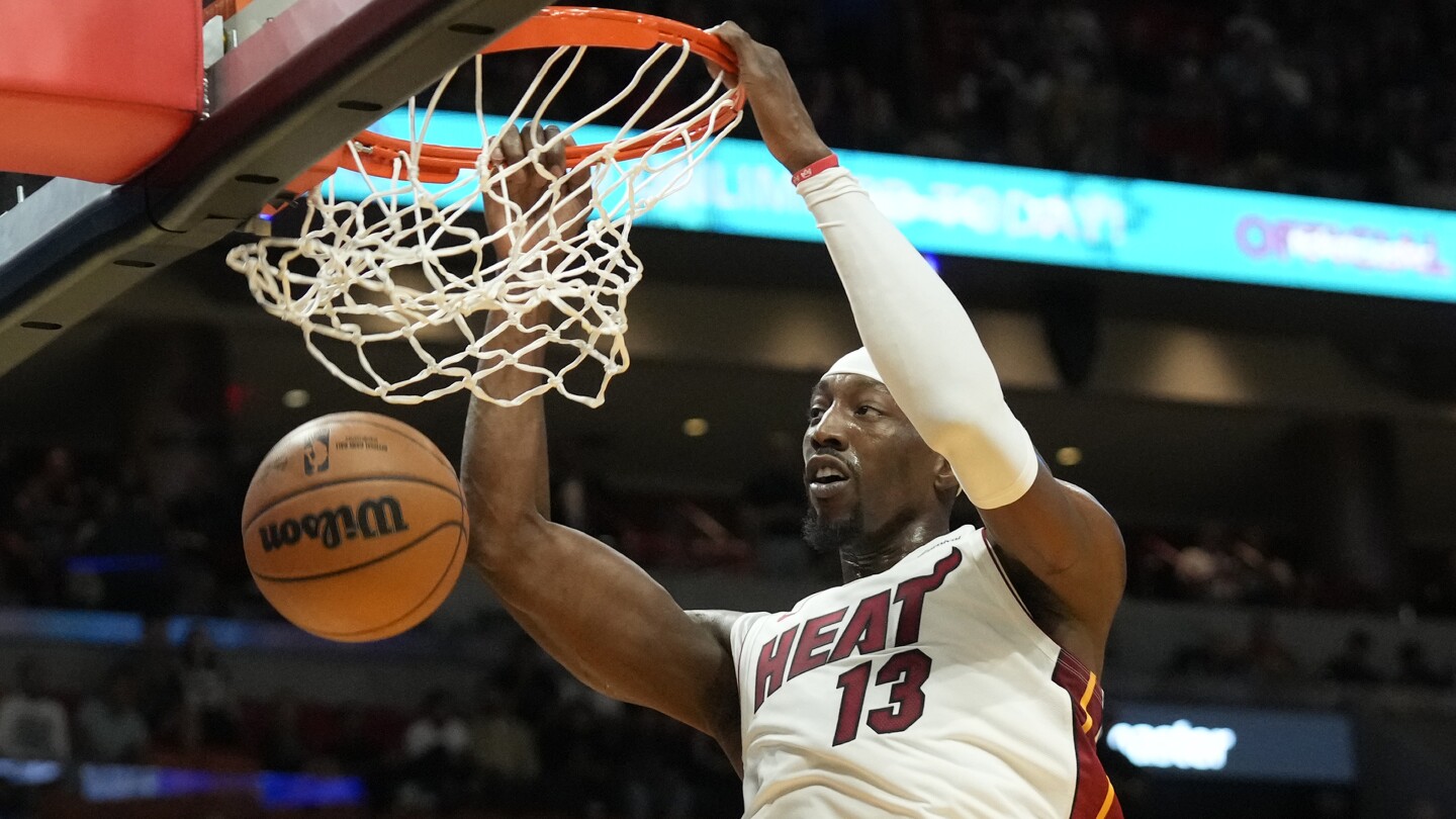 La NBA prend le rebond à Bam Adebayo de Miami, lui refusant un rare triple-double de 20 rebonds