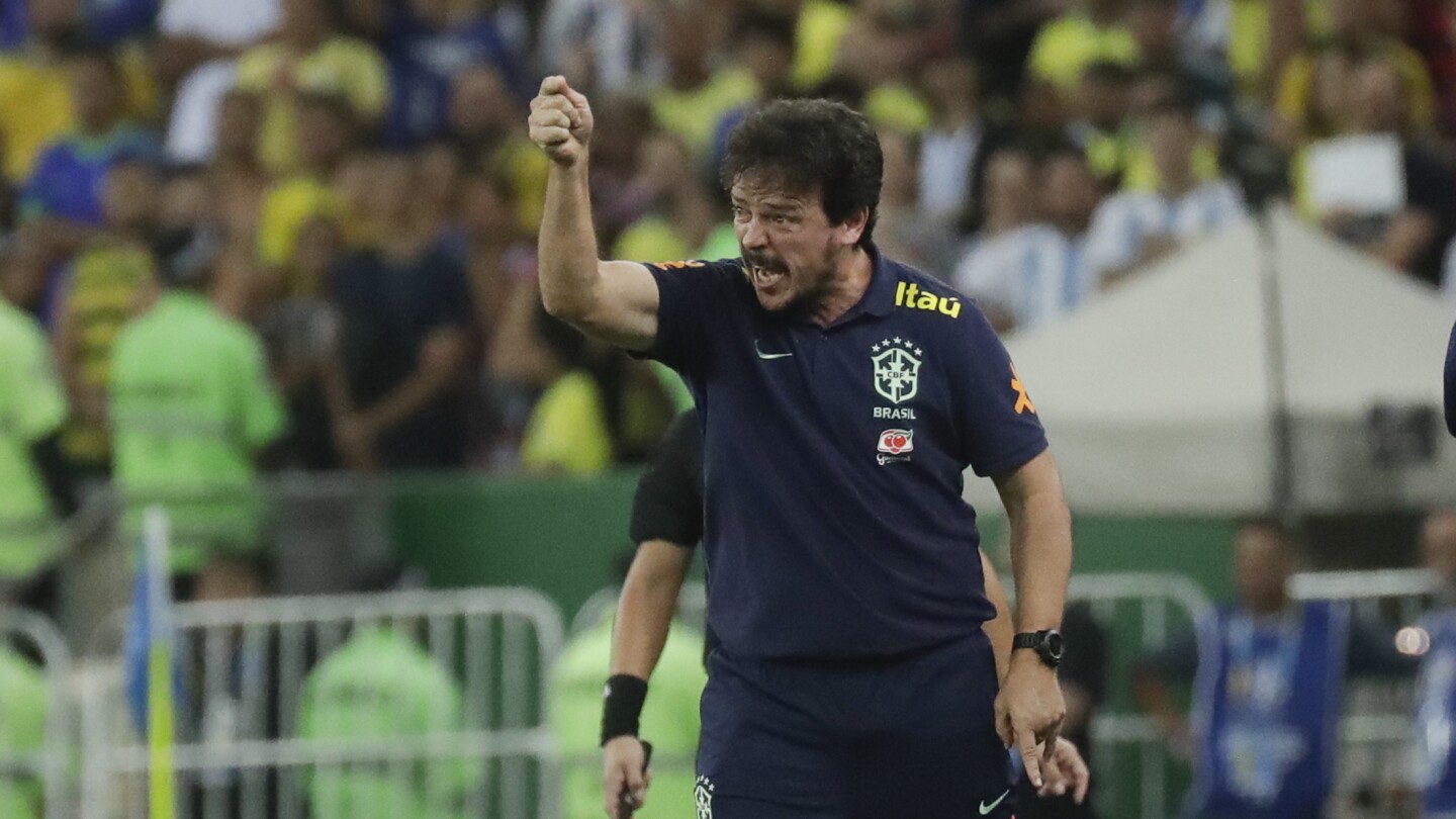 Le Brésil termine l'année en mauvaise forme sous la direction de l'entraîneur par intérim alors qu'il attend les nouvelles de Carlo Ancelotti