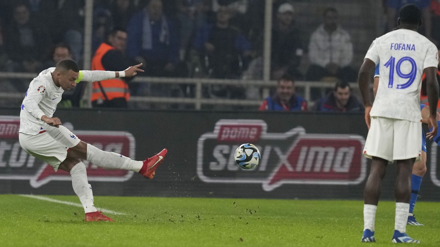 Le bilan parfait de la France lors des qualifications pour le Championnat d'Europe se termine par un match nul 2-2 contre la Grèce