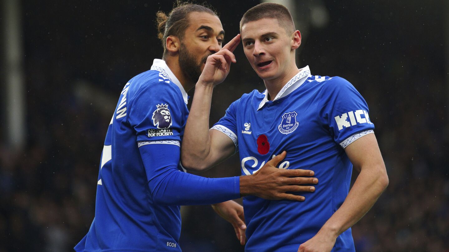 Le but contre son camp d'Ashley Young permet à Brighton d'arracher le match nul 1-1 à Everton en Premier League