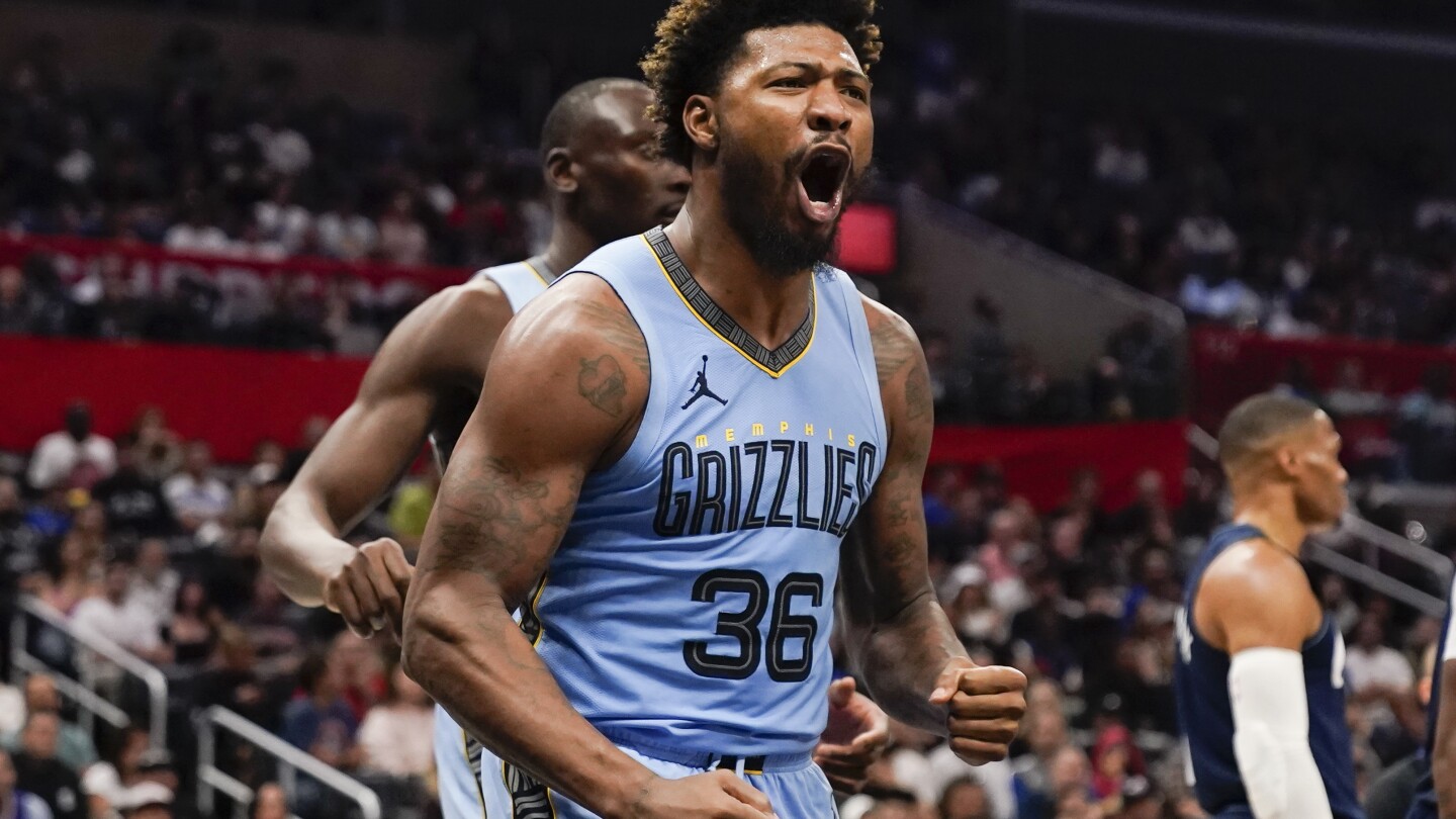 Le gardien des Grizzlies Marcus Smart sera absent 3 à 5 semaines en raison d'une entorse au pied gauche