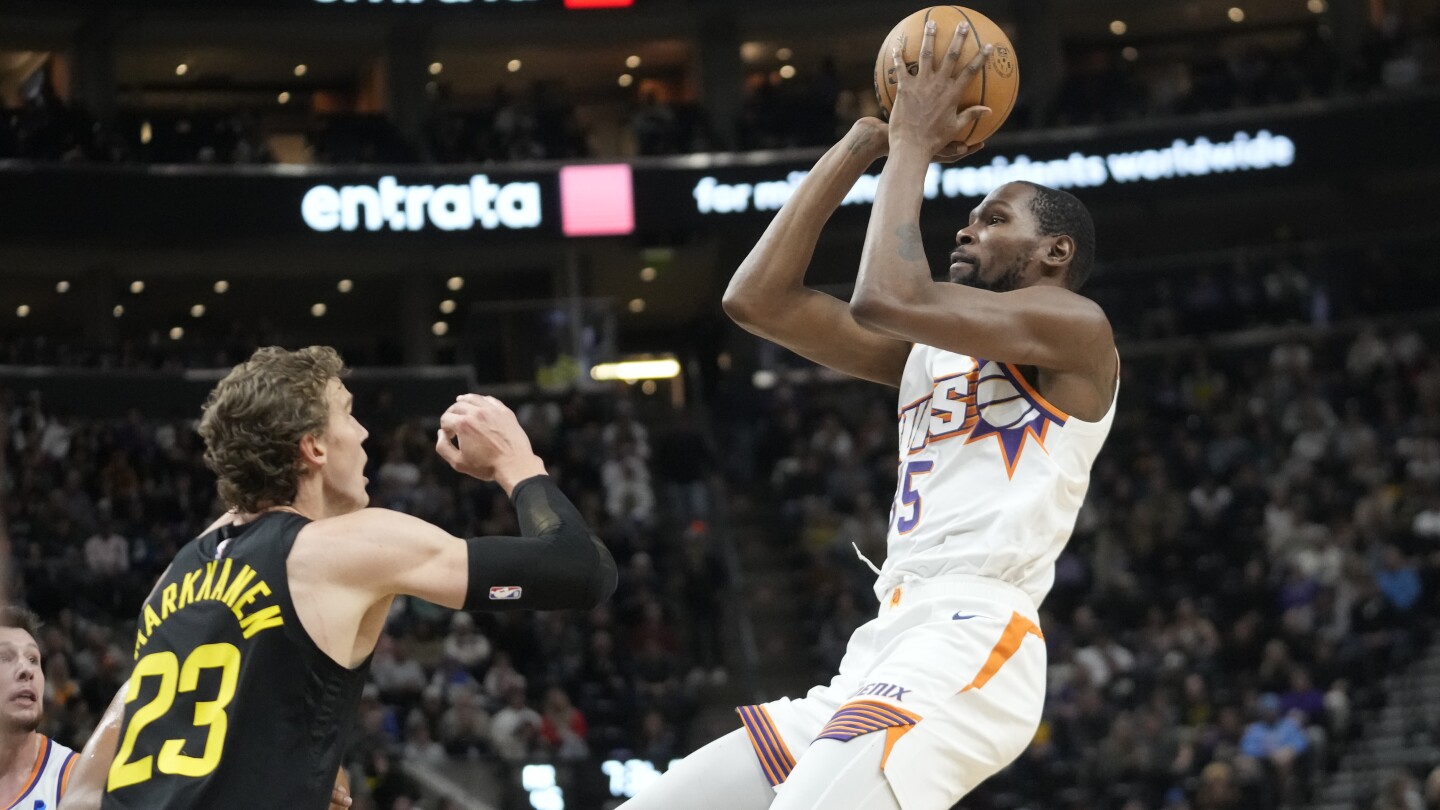 Les 39 points de Kevin Durant mènent les Suns devant Jazz 140-137 en double prolongation