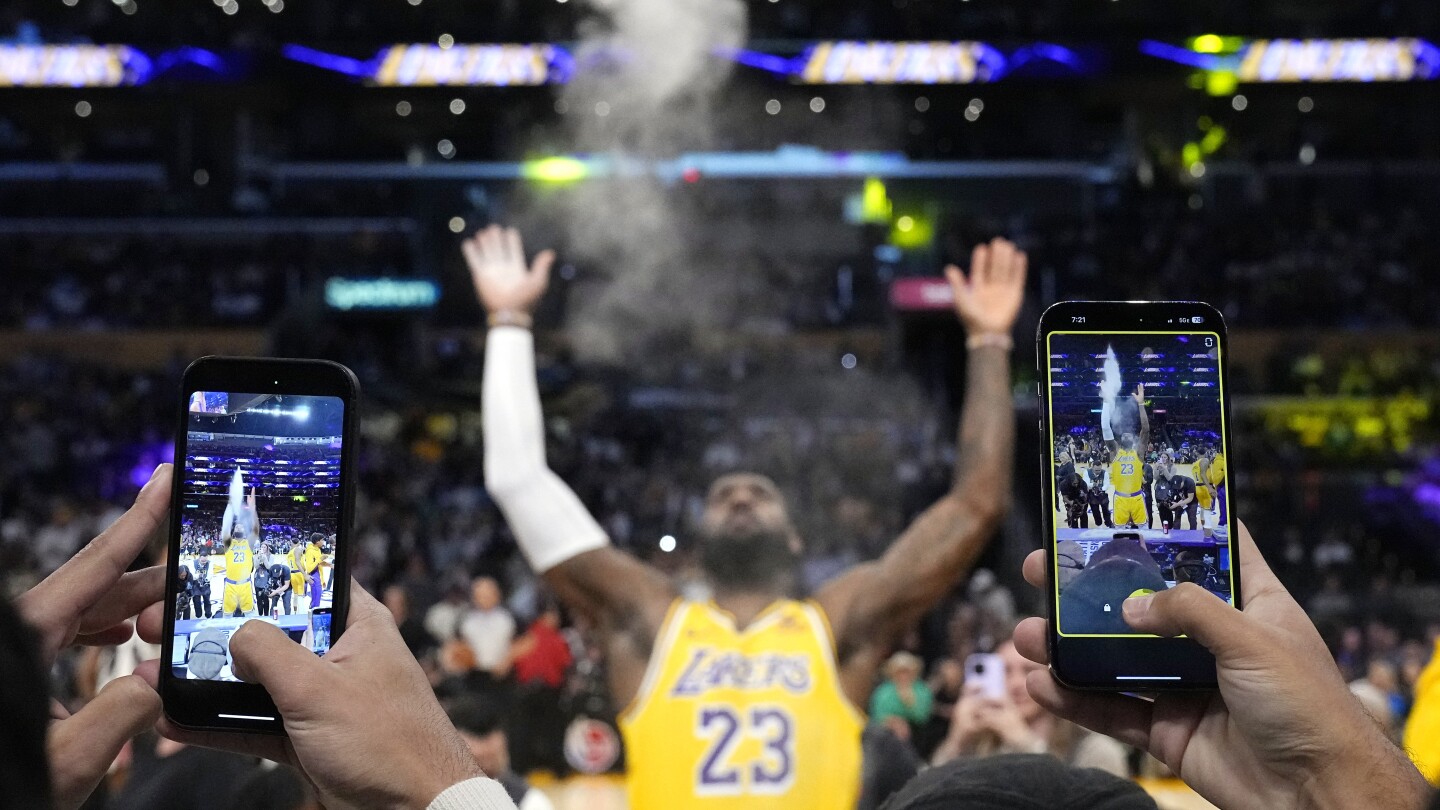 Les Lakers ont battu les Clippers 130-125 en prolongation pour mettre fin à une séquence de 11 défaites consécutives dans la rivalité de Los Angeles