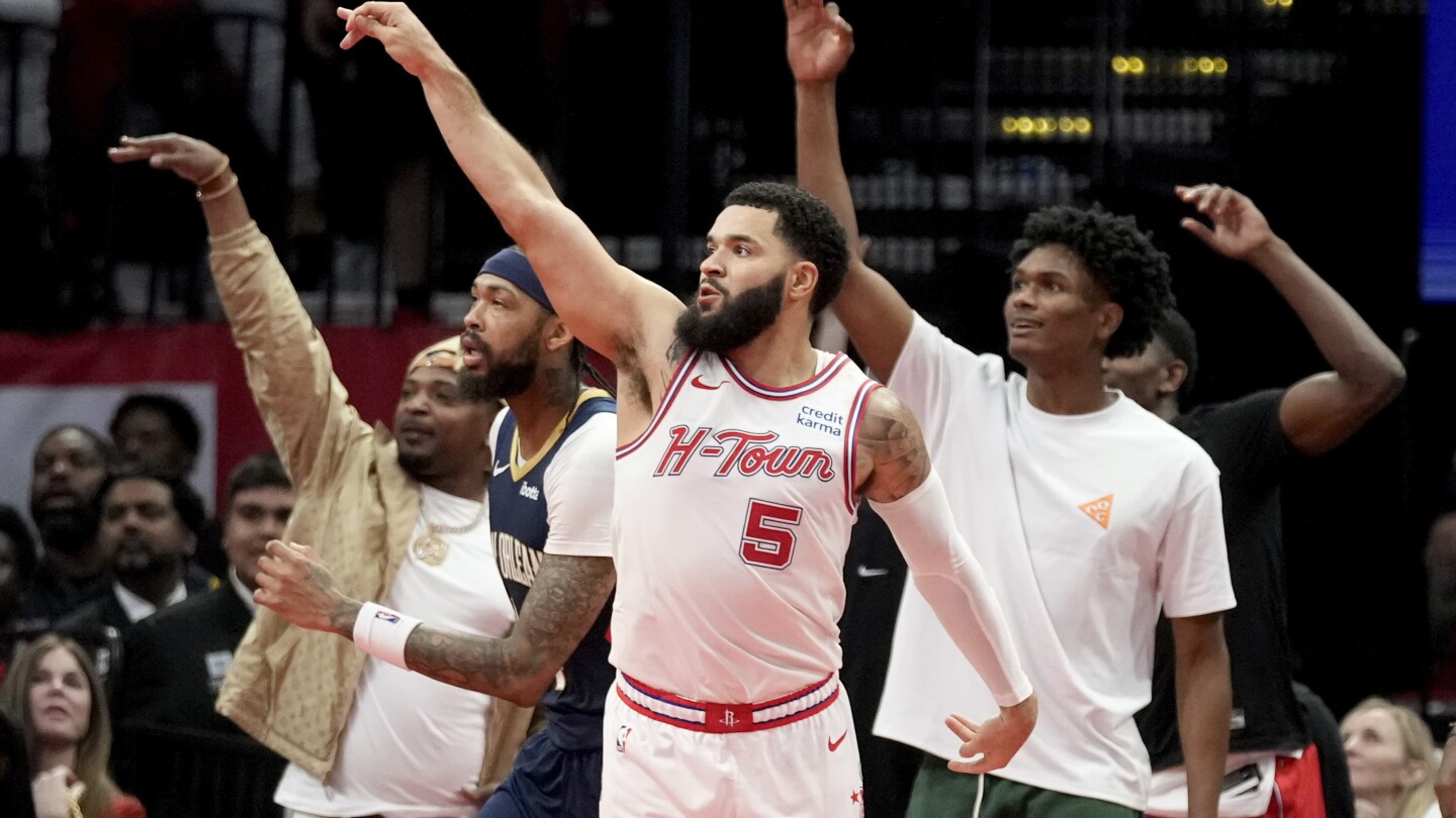 Les Rockets remportent un cinquième match consécutif et battent les Pélicans 104-101 lors de leurs débuts dans le tournoi NBA In-Season