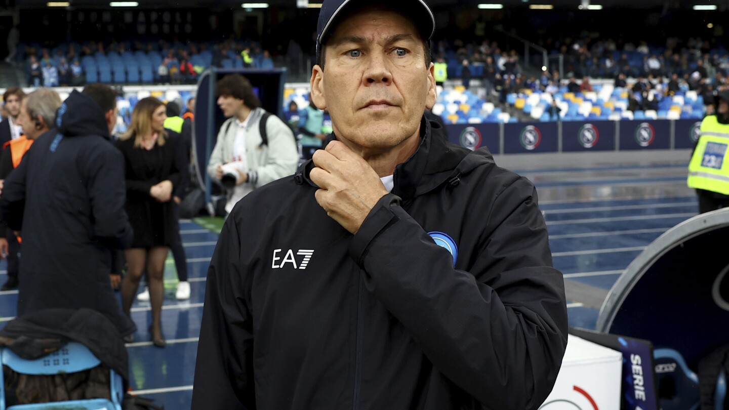 Les huées retentissent à Naples alors que le champion en titre perd contre le modeste Empoli en Serie A