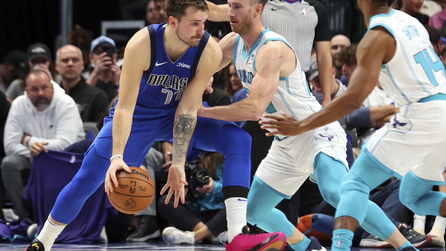 Luka Doncic et les Mavericks rebondissent après la première défaite pour battre les Hornets 124-118