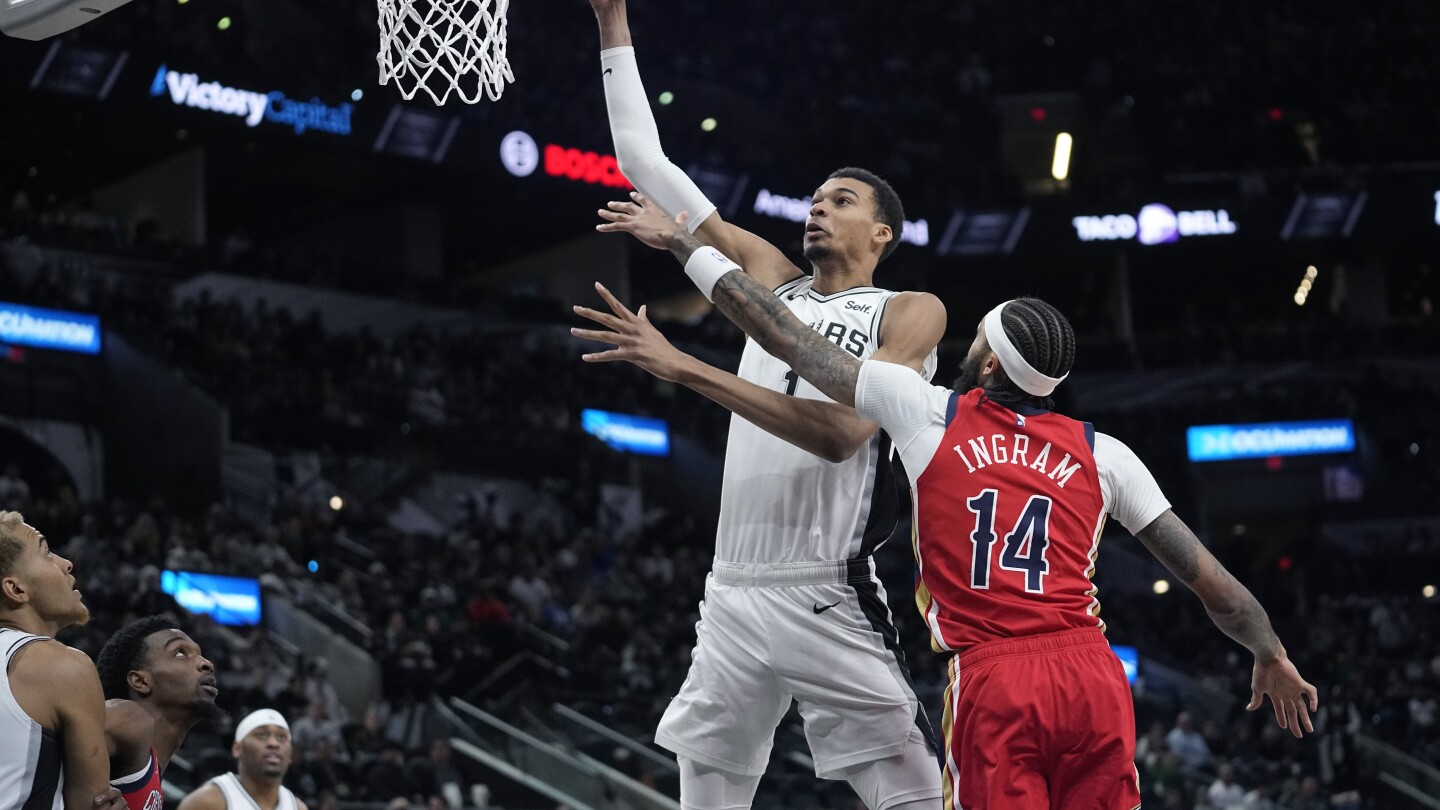 Antetokounmpo bat le record de rebond en carrière des Abdul-Jabbar Bucks lors d'une victoire contre les Rockets