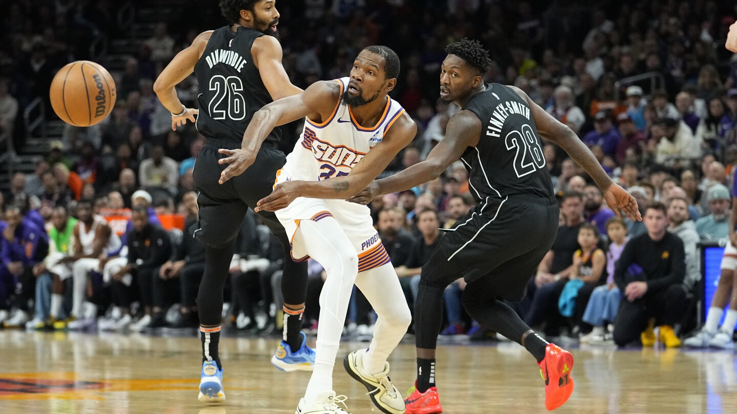 Balanced Nets a battu les Suns 116-112, gâchant les débuts du trio All-Star de Phoenix