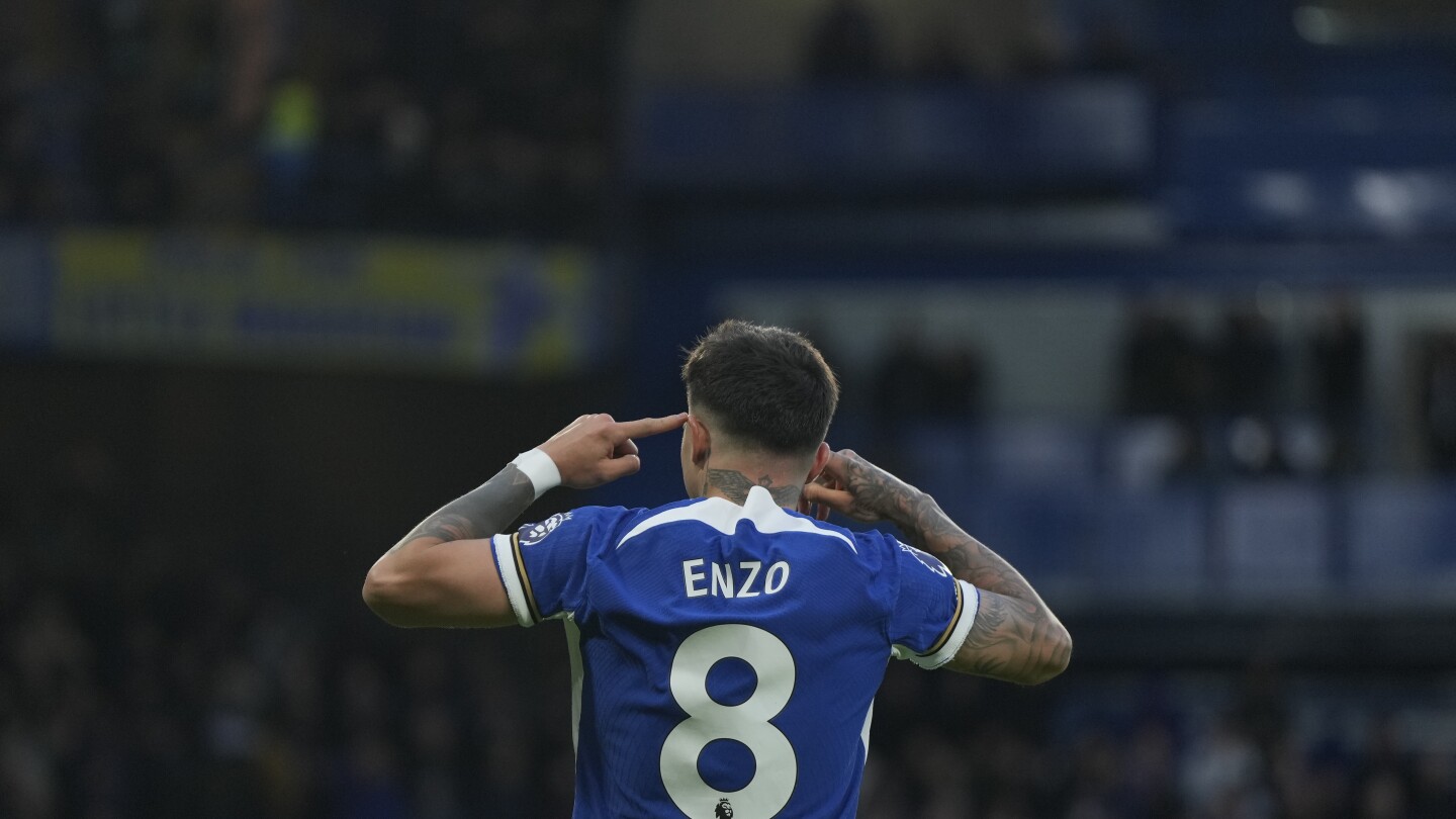 Chelsea tient bon pour battre Brighton 3-2 alors que Fernandez marque deux fois