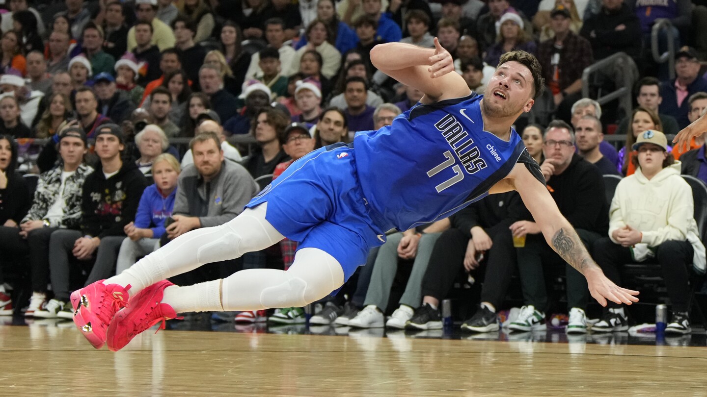 Doncic marque 50 points pour éclipser les 10 000 en carrière, les Mavericks battent les Suns 128-114