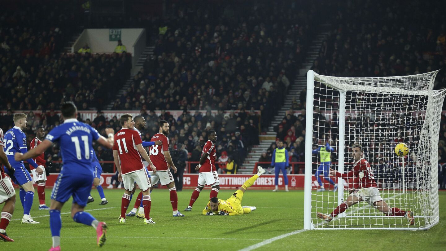 Everton bat Nottingham Forest pour lancer des travaux de reconstruction après une déduction record de points