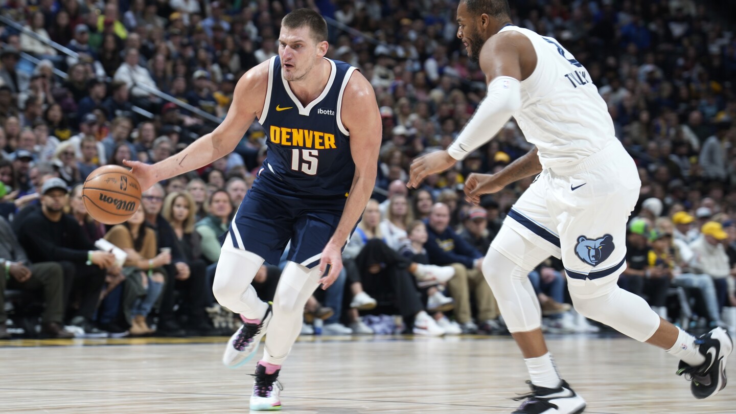 Jokic parfait sur le terrain, ligne pour le 11e triple-double de la saison, les Nuggets battent les Grizzlies 142-105