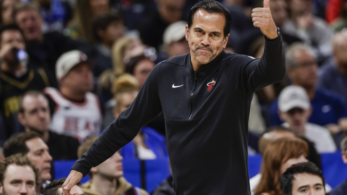 La liste annuelle de Noël de la NBA vous attend.  Les équipes insistent sur le fait que c'est spécial d'être choisi