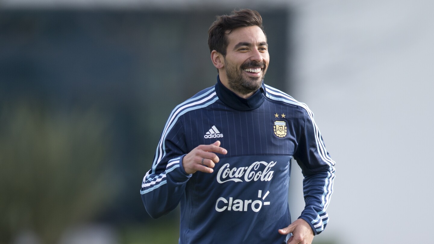 L'ancien footballeur argentin Ezequiel Lavezzi hospitalisé en Uruguay pour une fracture de l'épaule
