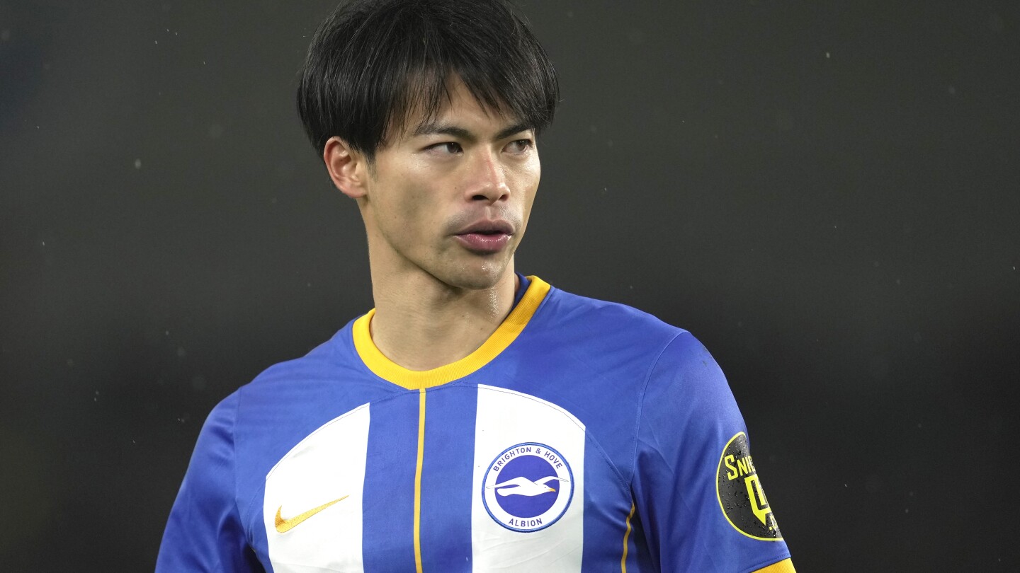 L'attaquant japonais Kaoru Mitoma est un incertain pour la Coupe d'Asie du mois prochain en raison d'une blessure à la cheville.