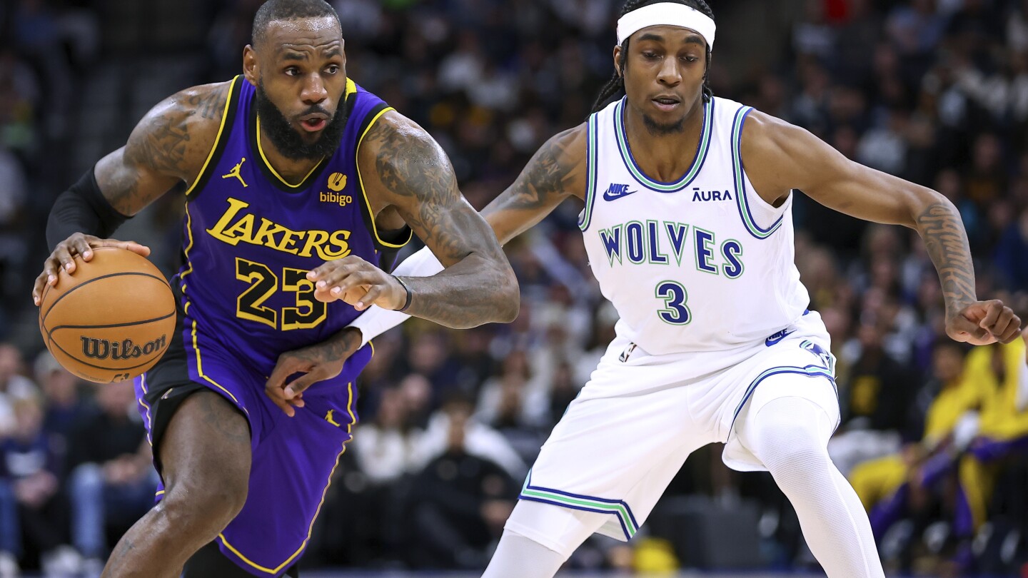 LeBron James interroge le centre de relecture de la NBA après qu'un tir en fin de match ait donné lieu à 2 points