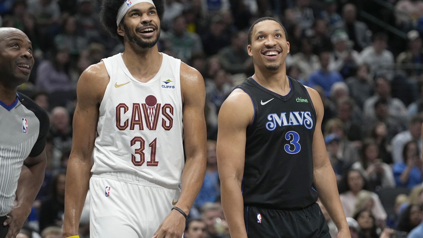 LeVert marque 29 points et donne le feu vert à 3 alors que les Cavs se rassemblent en 4e position pour battre les Mavs 113-110