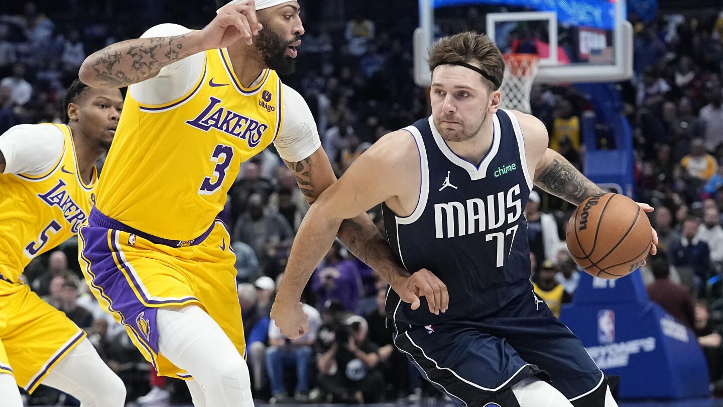 Les Lakers tombent face à Doncic et les Mavericks en retour du titre du tournoi en saison