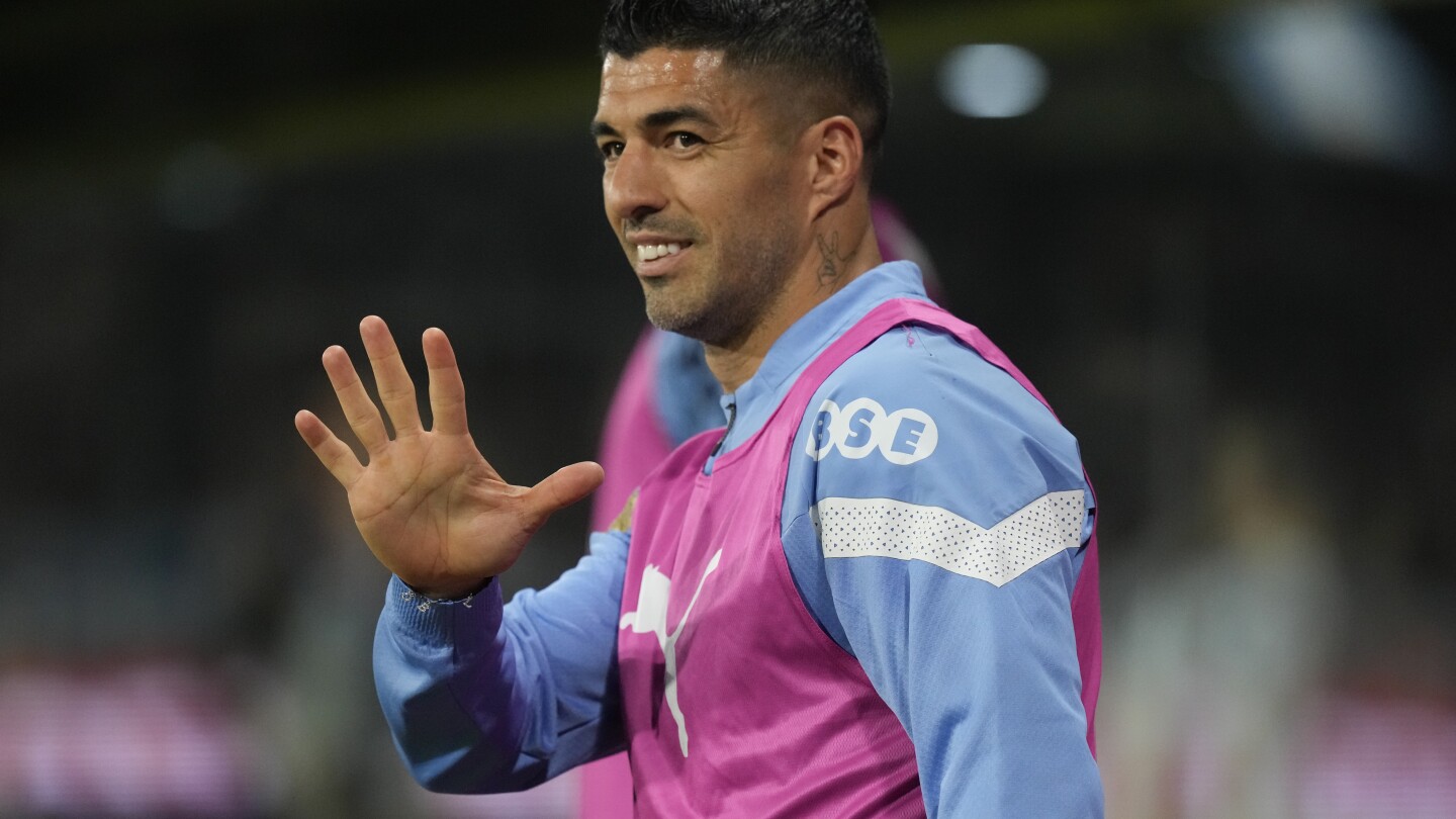 Luis Suárez signe avec l'Inter Miami et retrouve son ancien coéquipier de Barcelone Lionel Messi