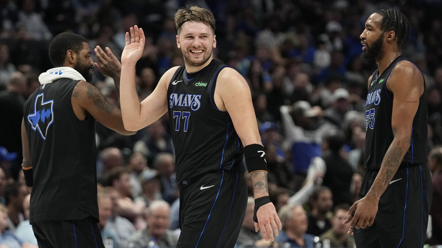 Luka Doncic réalise son premier triple-double en première mi-temps lors de la victoire 147-97 des Mavericks contre Jazz