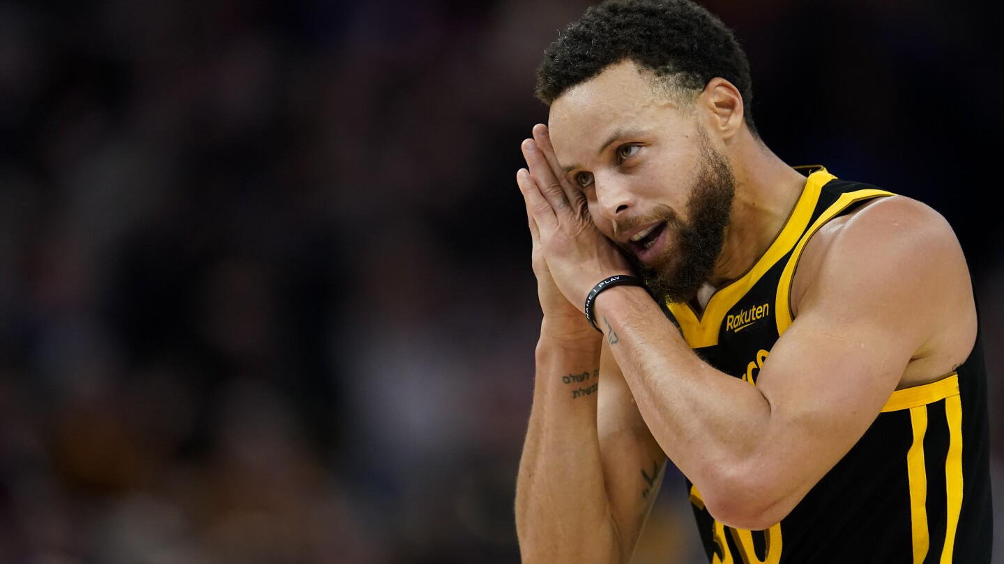 Stephen Curry marque 33 points et rallie les Warriors devant les Celtics 132-126 en prolongation