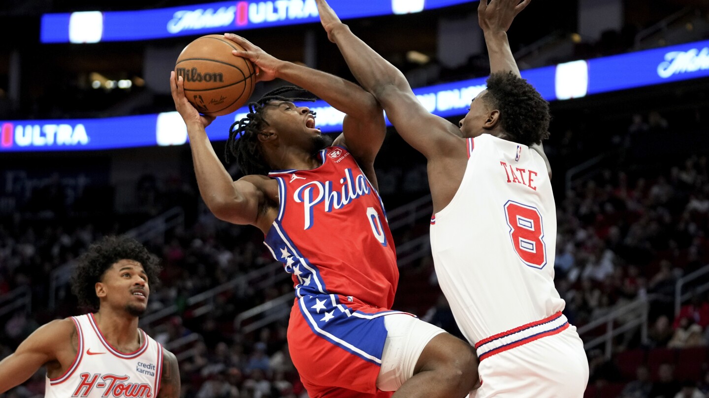 Tyrese Maxey marque 42 points, les 76ers en désavantage numérique survivent aux Rockets 131-127
