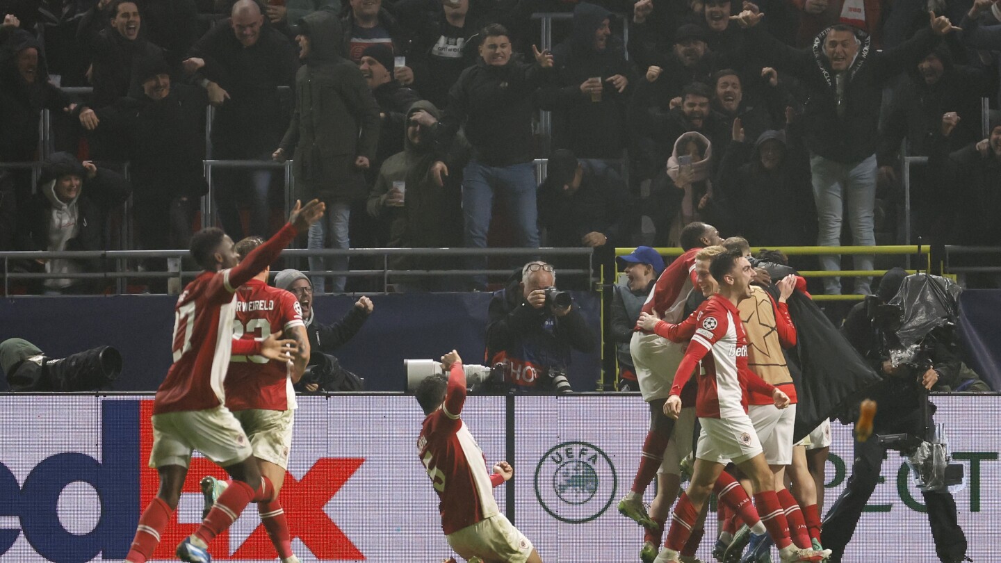 UEFA Champions League : Anvers fait ses adieux en battant Barcelone 3-2 avec style