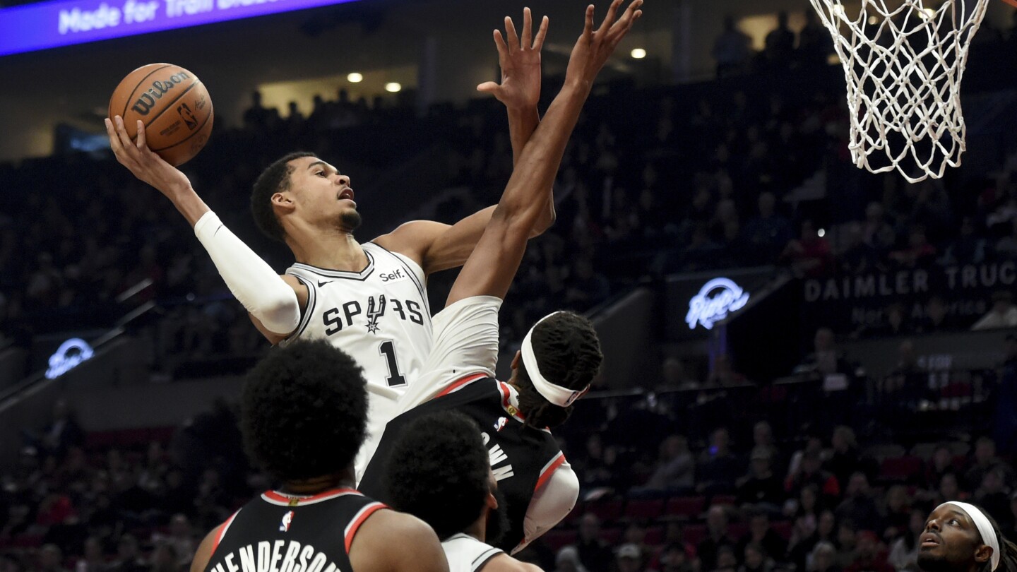 Wembanyama marque 30 points, les Spurs mettent fin à un dérapage de 5 matchs avec une victoire de 118-105 contre les Trail Blazers