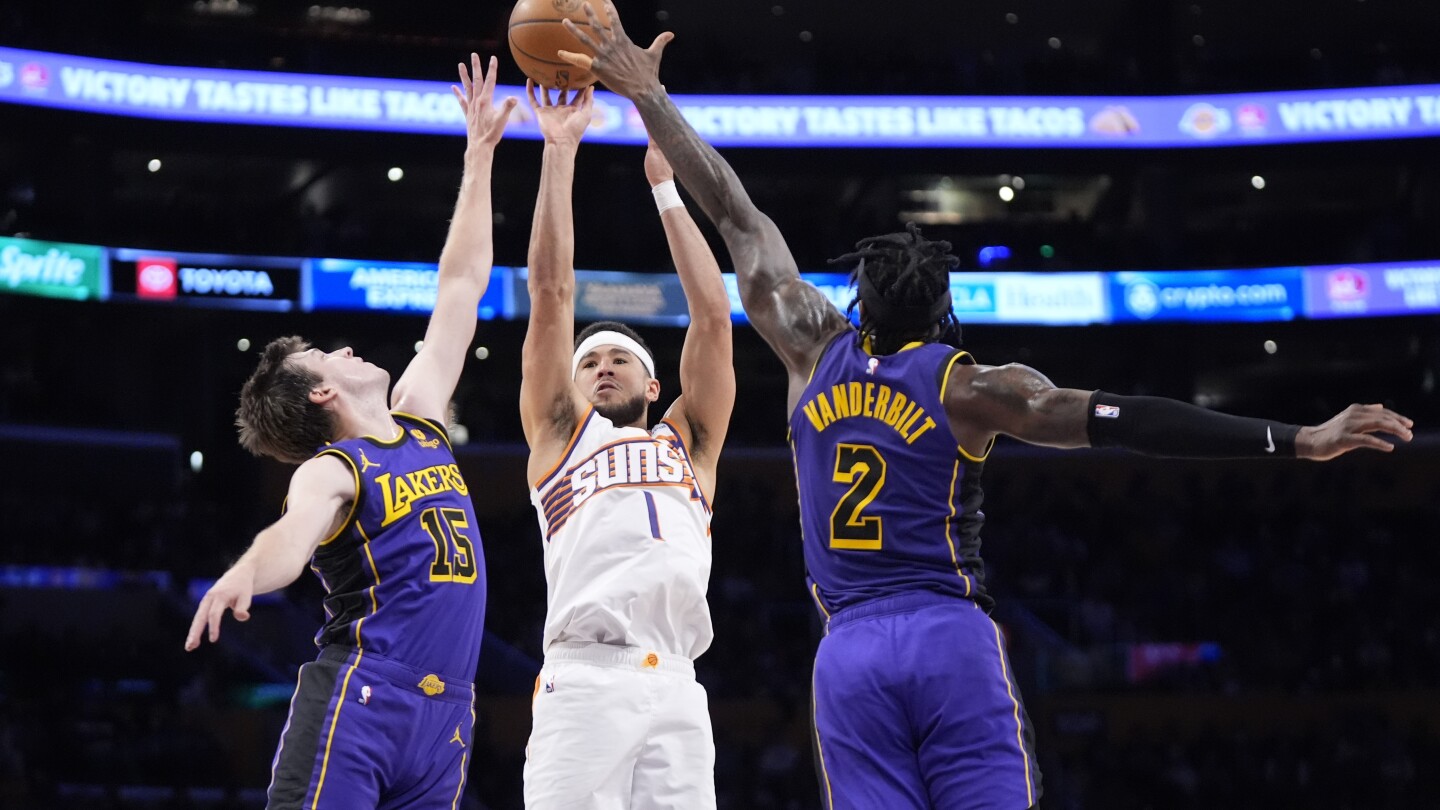 Bradley Beal marque 37 points, Devin Booker en ajoute 31 alors que les Suns remportent une victoire de 127-109 contre les Lakers