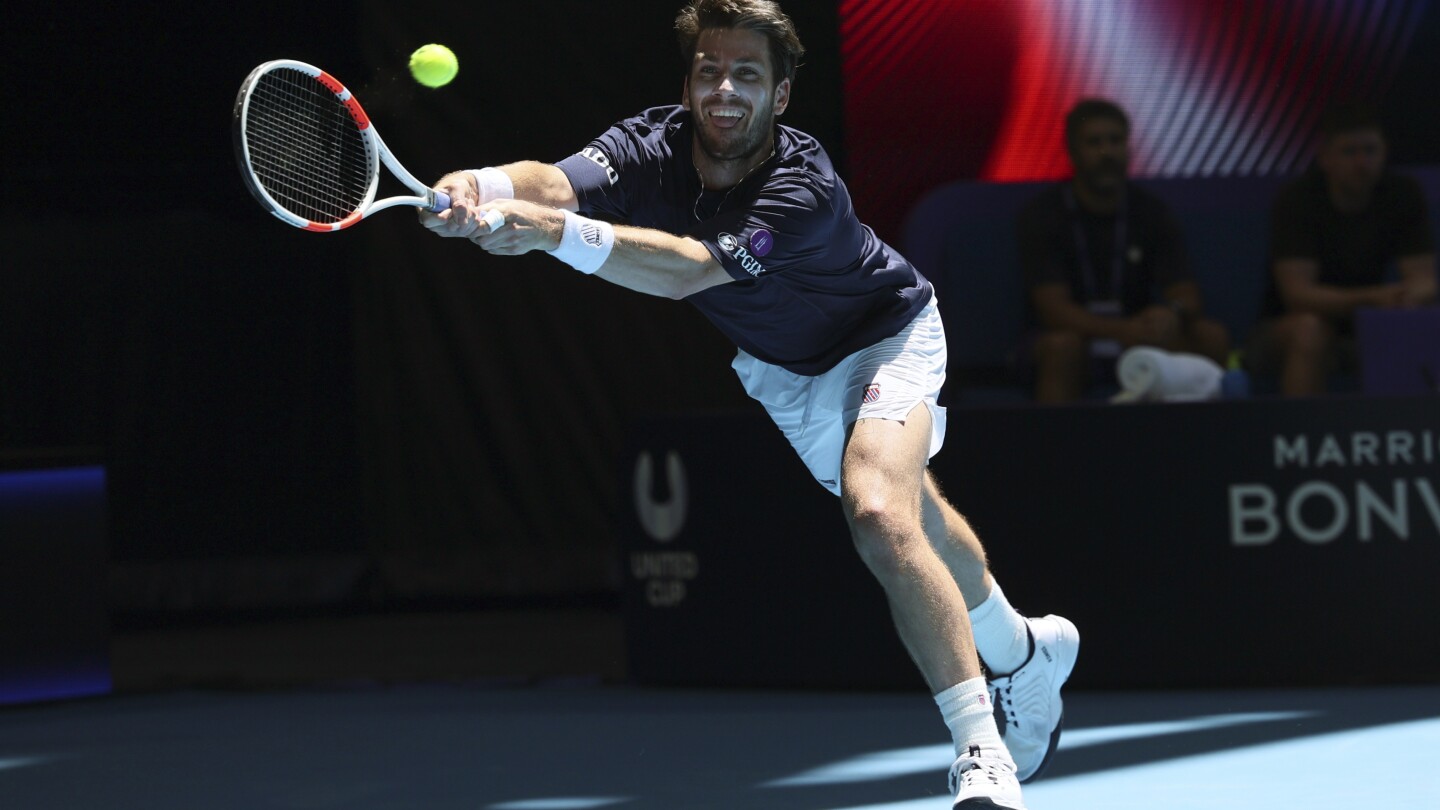 Cameron Norrie se retire de l'Auckland Classic en raison d'une blessure au poignet.  Shelton en demi-finale