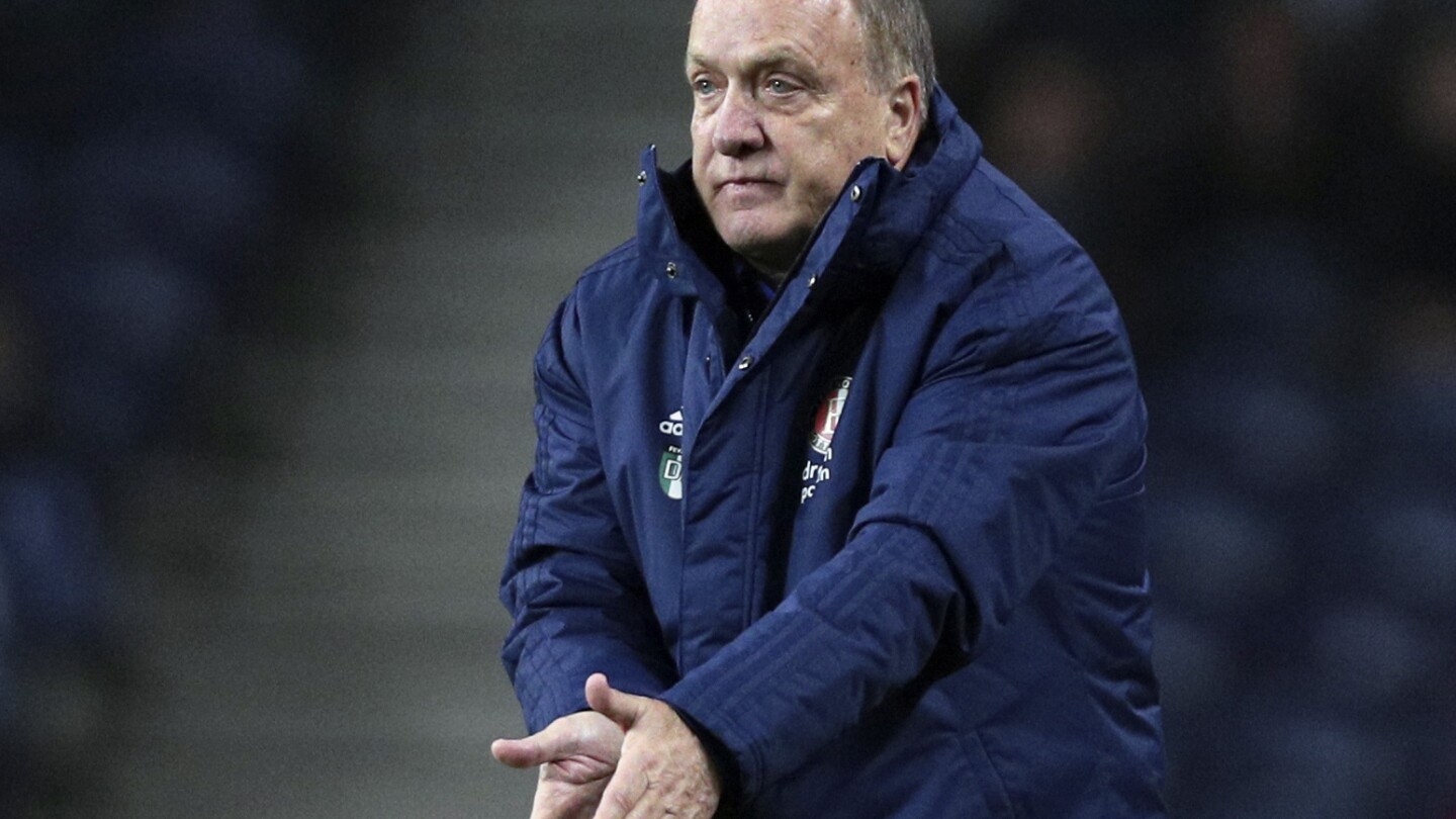 Dick Advocaat embauché pour entraîner l'équipe nationale de Curaçao avant les qualifications pour la Coupe du monde