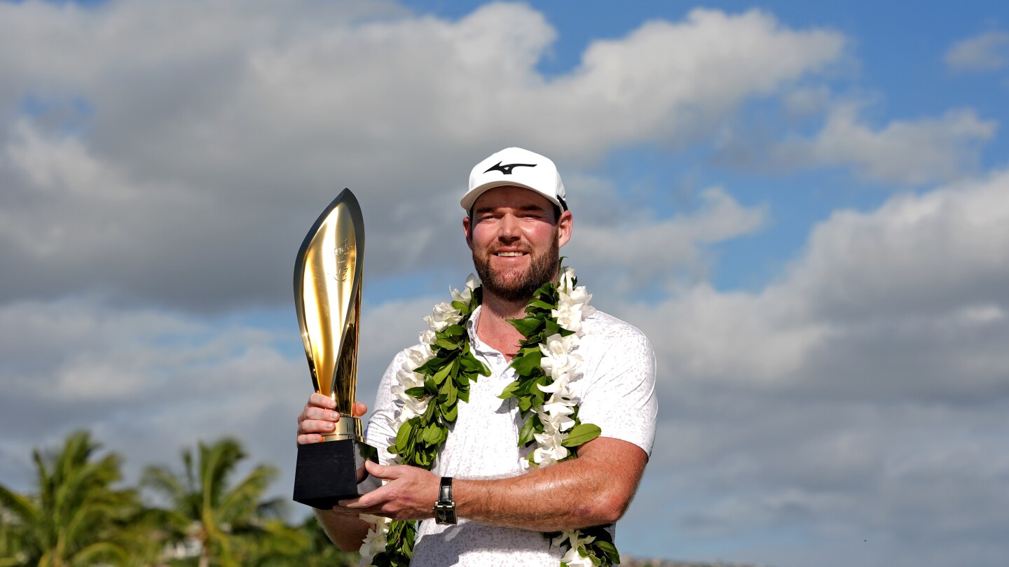 Grayson Murray se rallie tard pour remporter le Sony Open dans des séries éliminatoires à trois