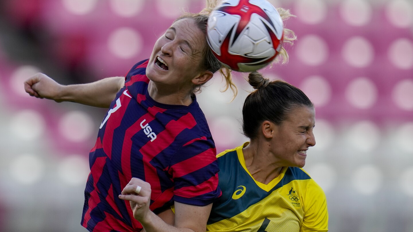 La milieu de terrain de l'équipe nationale américaine Samantha Mewis se retire du football en raison d'une blessure au genou.