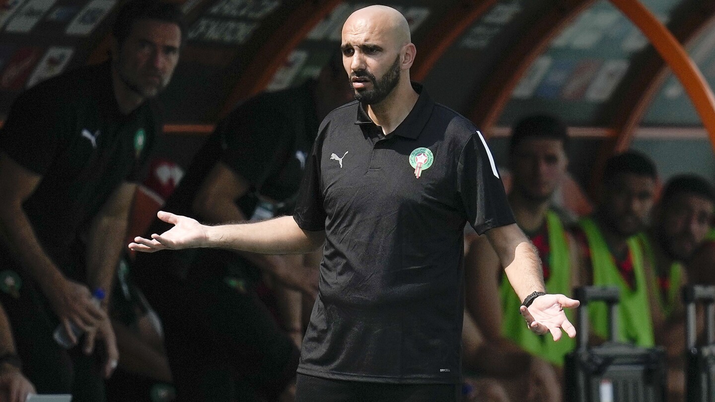 Le sélectionneur marocain Regragui a levé sa suspension et peut revenir pour le match de Coupe d'Afrique contre l'Afrique du Sud