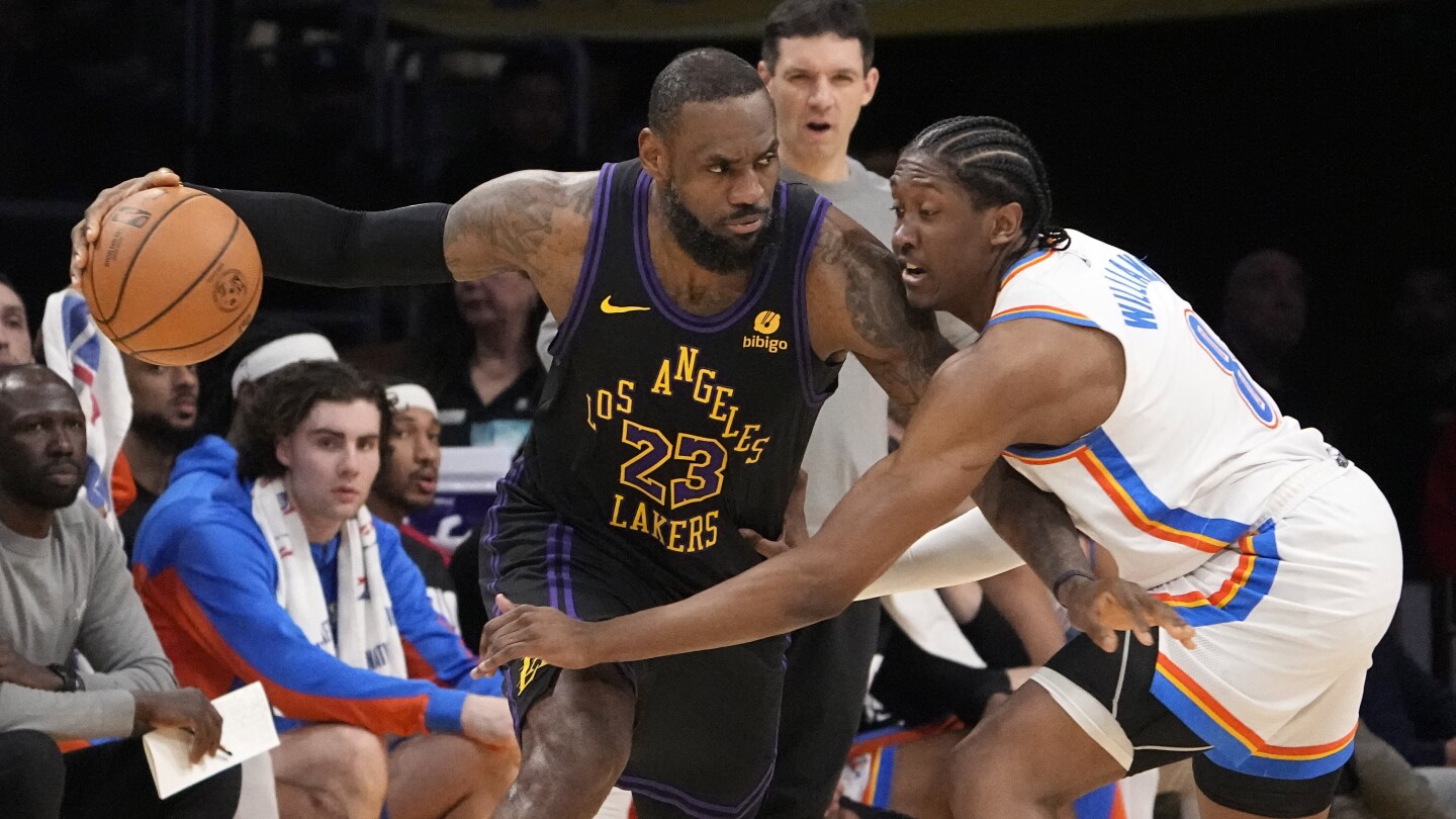 LeBron James et Anthony Davis mènent les Lakers à une victoire 112-105 contre le Thunder d'Oklahoma City