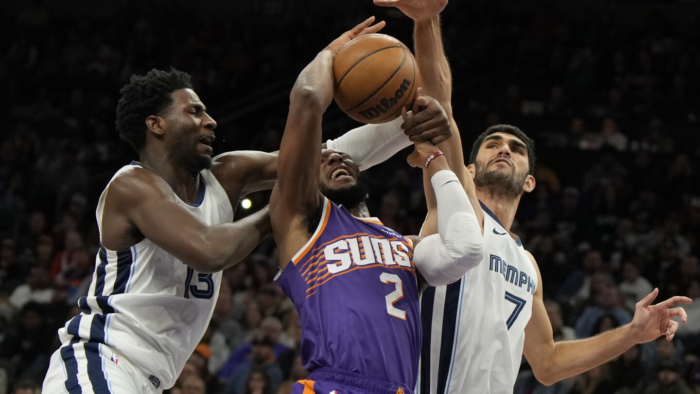 Les Grizzlies se rassemblent avec un gros 4ème quart-temps pour battre les Suns 121-115 avec Morant mis à l'écart