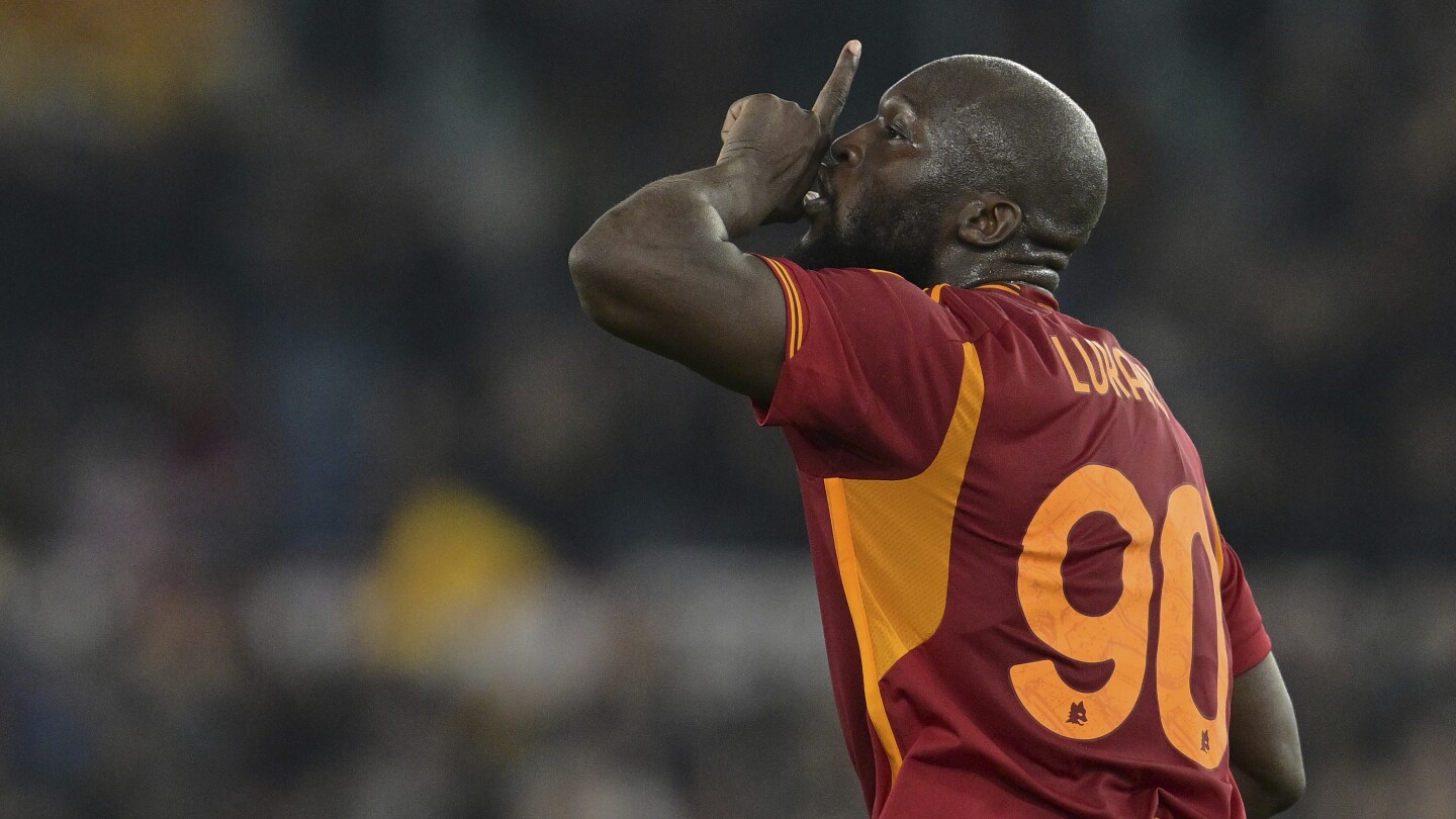 Lukaku et Dybala marquent alors que la Roma bat Cremonese 2-1 pour organiser le derby de la Coupe d'Italie avec la Lazio